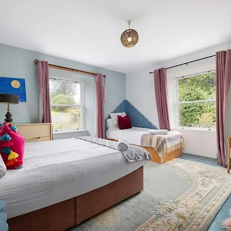 Tatil Evi Wicklow House For Large Group With Valley Views And Sauna